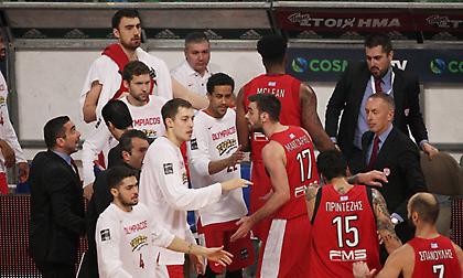 Ο Ολυμπιακός καταρρέει στο τέταρτο δεκάλεπτο