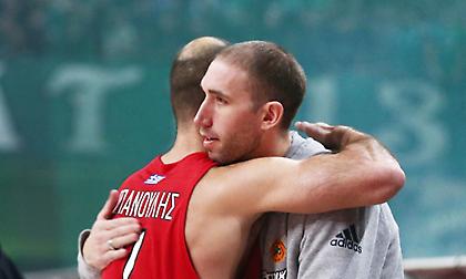 Η αγκαλιά Σπανούλη και Λοτζέσκι (video)