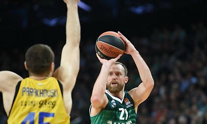 Παραλίγο κατοστάρα στη Μακάμπι ο «Σάρας»