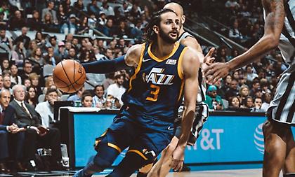 «Άλωσαν» το Σαν Αντόνιο οι Τζαζ