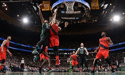 «Απόδραση» με τρομερό buzzer beater Χόρφορντ για Σέλτικς (video)