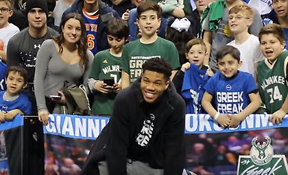 Νέα αποθέωση Αντετοκούνμπο από ελληνική κερκίδα (video)