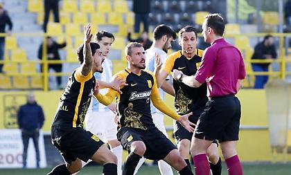 Κύριοι αν δεν το καταλάβατε… μας (σας) βλέπουνε