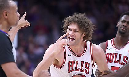 Αποβλήθηκε και πέταξε καρέκλα ο Λόπεζ (video)