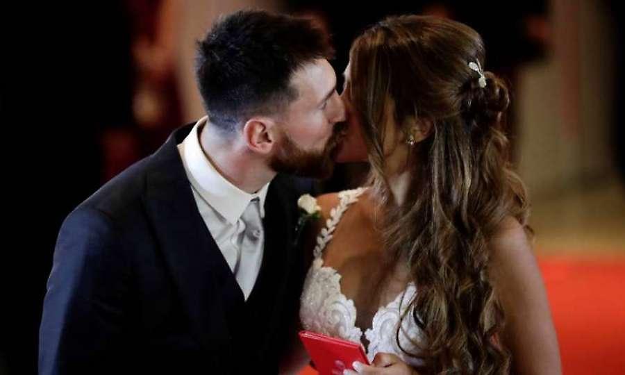 O Μέσι αποκαλύπτει το όνομα του τρίτου γιου του (video)