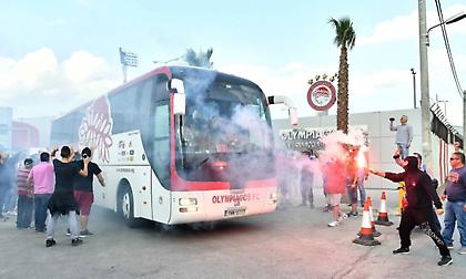 Ραντεβού των οπαδών του Ολυμπιακού στο Ρέντη για την αναχώρηση της αποστολής