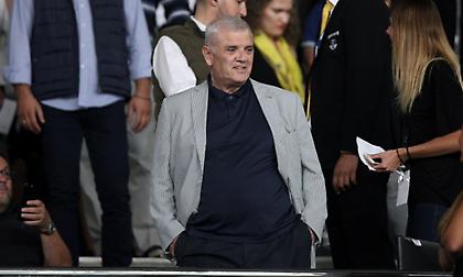 Μελισσανίδης σε παίκτες: «Παίξτε για τη φανέλα, αυτοί είκοσι χρόνια σας κλέβουν τον ιδρώτα»