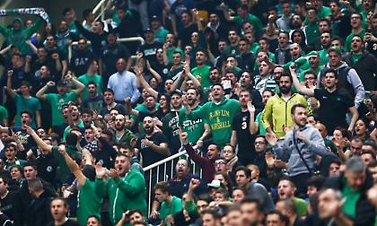 Οπαδοί του Παναθηναϊκού πήγαν στο ΟΑΚΑ με μάσκα του Δημήτρη Γιαννακόπουλου! (pic)