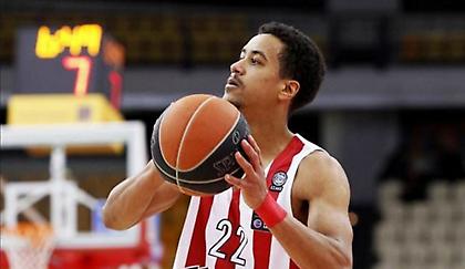 Ρόμπερτς vs Κάρολ: Η «μονομαχία» των άχαστων στις βολές!