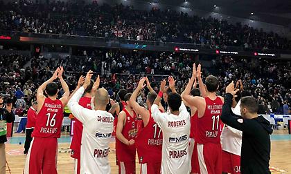 «Ευχαριστώ» Ολυμπιακού στον κόσμο (pics)