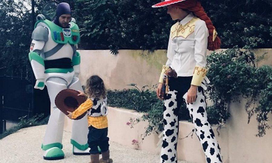 Η Jessica Biel κάνει μπάνιο μαζί με τον δίχρονο γιο της για λόγους σεξουαλικής διαπαιδαγώγησης