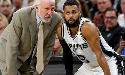 Η... δημοκρατία του Πόποβιτς στους Σπερς (video)