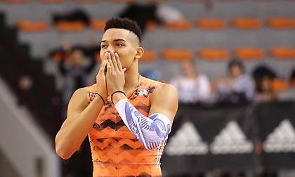 Έτσι έγραψε ιστορία ο Καραλής! (video)