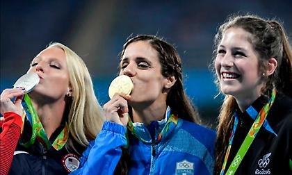 Τα λένε στο Γιουτζίν Στεφανίδη, Μόρις