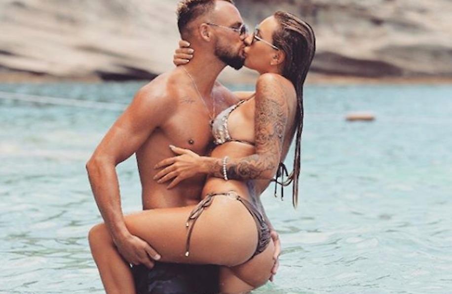 Η σύντροφος παίκτη της Ντιναμό δεν κρατάει ούτε τα... προσχήματα! (pics)