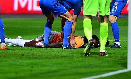 Κατέρρευσε μέσα στο γήπεδο ο Γκομίς! (video)