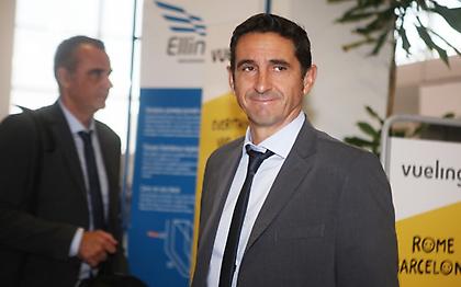 Τσακίρης: Τα τελευταία νέα της ΑΕΚ κατά την αναχώρηση για Κίεβο