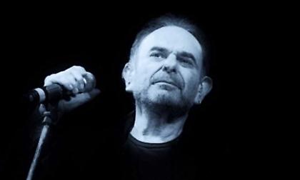 Η αγάπη για τον Σάκη Μπουλά δεν πεθαίνει…