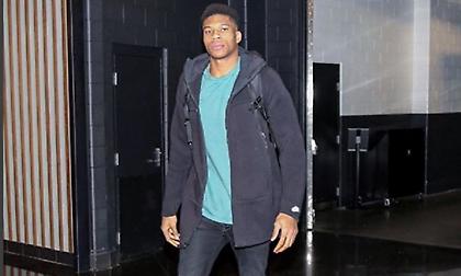 Έγινε «Διεθνής Πρέσβης» από την Ελληνική Πρωτοβουλία ο Γιάννης Αντετοκούνμπο