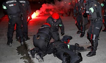 Τραγωδία στην Ισπανία: Νεκρός αστυνομικός σε επεισόδια με Ρώσους οπαδούς (pics/vids)