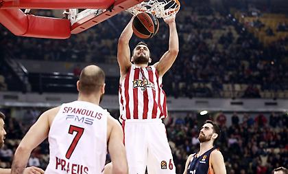 Συμβολική κίνηση του Παπαπέτρου στα αποδυτήρια της Βαλένθια