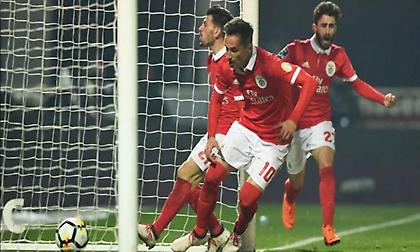 «Αετός» Ζόνας καθάρισε για την Μπενφίκα