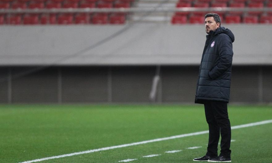 Με κολάρο κατά την επιστροφή του στην Αθήνα ο Γκαρθία (pic)