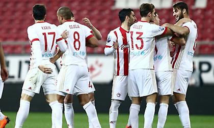 Νικολακόπουλος: «Το μήνυμα στους παίκτες του Ολυμπιακού είναι ένα»