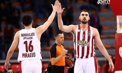 Ο Μιλουτίνοφ, ο Λεμπρόν και ο... σούπερμαν (video)