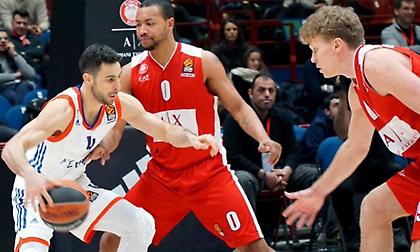 Νίκη με… γιούχα για την Αρμάνι κόντρα στην Εφές