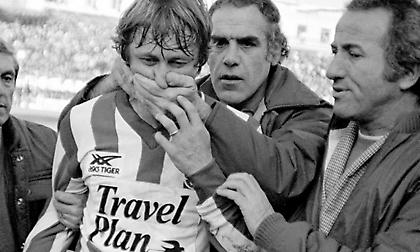 Ο σύντομος βίος του Ρόγκερ Άλμπερτσεν - Ο «Κόκκινος Ρόγκερ» ήρθε στον Ολυμπιακό και πέθανε στα 45