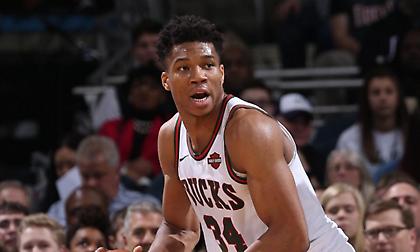 Επιστροφή με ανατροπή για Μπακς και Γιάνναρο! (video)