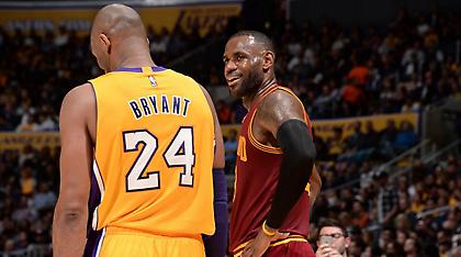 Υπόκλιση Λεμπρόν στον Κόμπι με «καρφιά» (pic)