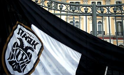 Διαμαρτυρία οπαδών του ΠΑΟΚ στο αεροδρόμιο «Μακεδονία» (pic)