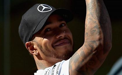 «Ανανεώνει ο Χάμιλτον με Μερσέντες»