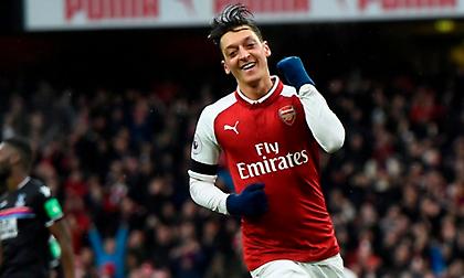 «Κατοστάρησε» ο Εζίλ (pic)