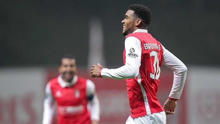 Οκτώ εκατ. για Βιάνα η Λάτσιο