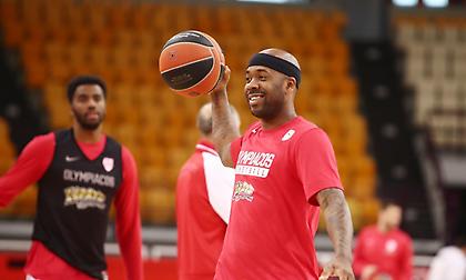 Μπράουν: «Αδερφός μου ο Χάκετ» (pic)