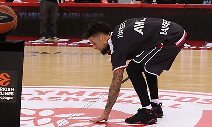 Χάκετ: «Φίλησα το σήμα του Ολυμπιακού σε ένδειξη σεβασμού, εύχομαι να νικήσει τον Παναθηναϊκό»