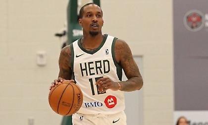 Πίσω στους Μπακς ο Τζένινγκς!