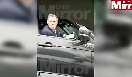 Έφτυσε οπαδό της Μαν. Γιουνάιτεντ ο Κάραγκερ! (video)