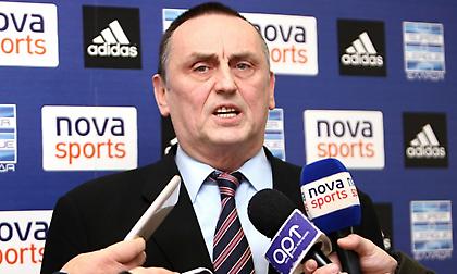 Στράτος: «Δεν συμβάλλει σε τίποτα η διακοπή. Ζητήσαμε την επανέναρξη»