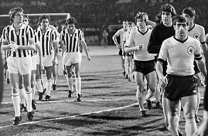 Όταν η ΑΕΚ ήταν… ΑΕΚάρα! Η πορεία μέχρι τα ημιτελικά του Κυπέλλου UEFA