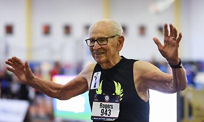 Μάγκικο Παγκόσμιο ρεκόρ από τον 100χρονο Ρότζερς! (video)