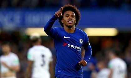 Ο Γουίλιαν άλλαξε πάσα με το… σημαιάκι (video)