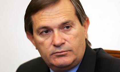 Επίθεση κουκουλοφόρων στον πρώην αρχιδιαιτητή Γκρούτση