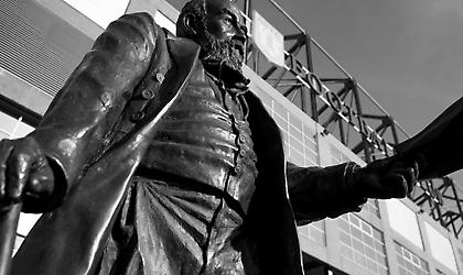 Οι δώδεκα υπογραφές μιας συμφωνίας που κλείστηκε περασμένες δώδεκα