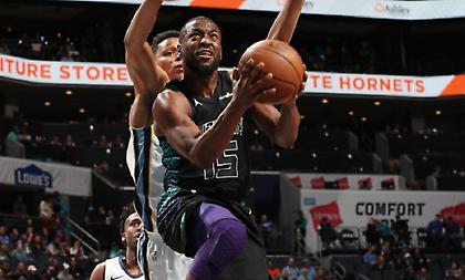 Ιστορικό +61 στο ΝΒΑ, φοβερή εμφάνιση από Κουφό