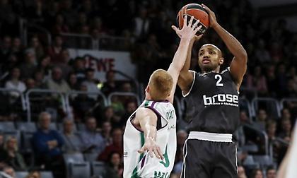 Με καυτό Χίκμαν η Μπάμπεργκ έκαμψε την Μάλαγα