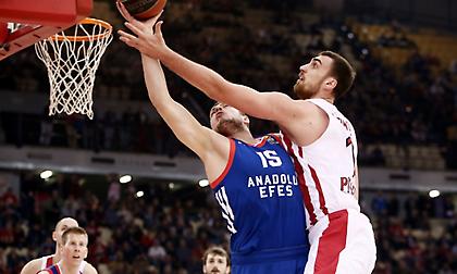 Μιλουτίνοφ: «Παίξαμε καλύτερη άμυνα στα τελευταία πέντε λεπτά»